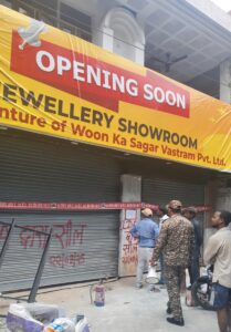 Zonal Officer Sangeeta Rakhav sealed the illegal constructions.